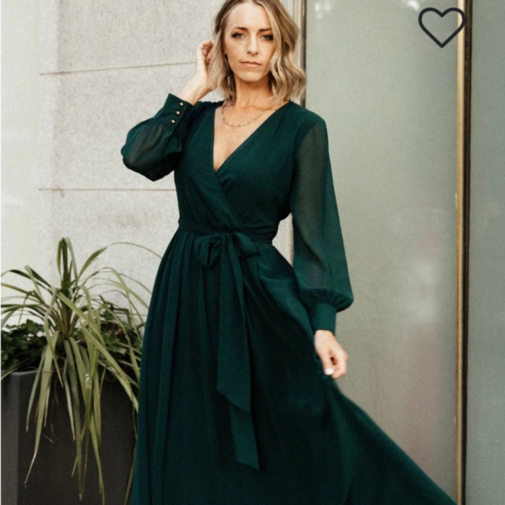 Women’s gown. Dark green. Size large